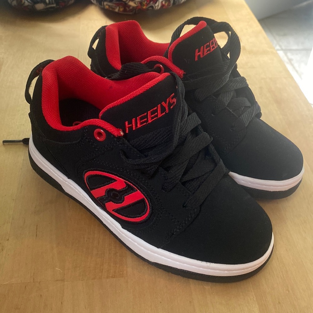 Boys heelys size 2